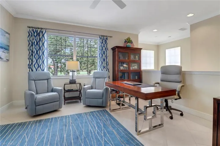 762  Regency Reserve  CIR, Naples, FL 34119