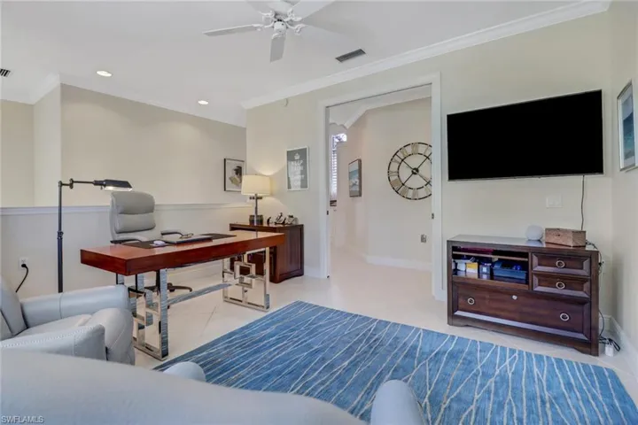 762  Regency Reserve  CIR, Naples, FL 34119