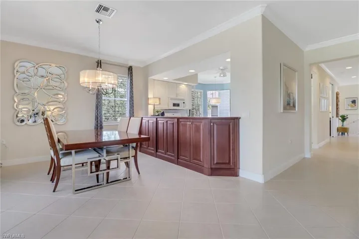 762  Regency Reserve  CIR, Naples, FL 34119