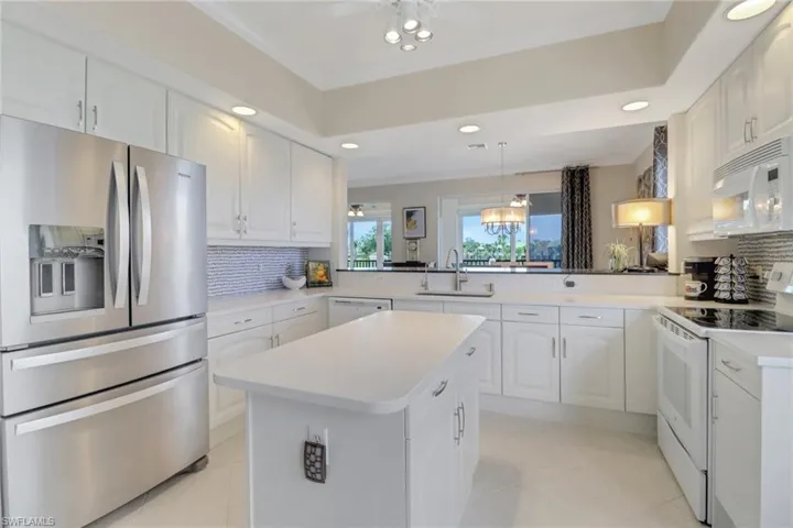 762  Regency Reserve  CIR, Naples, FL 34119