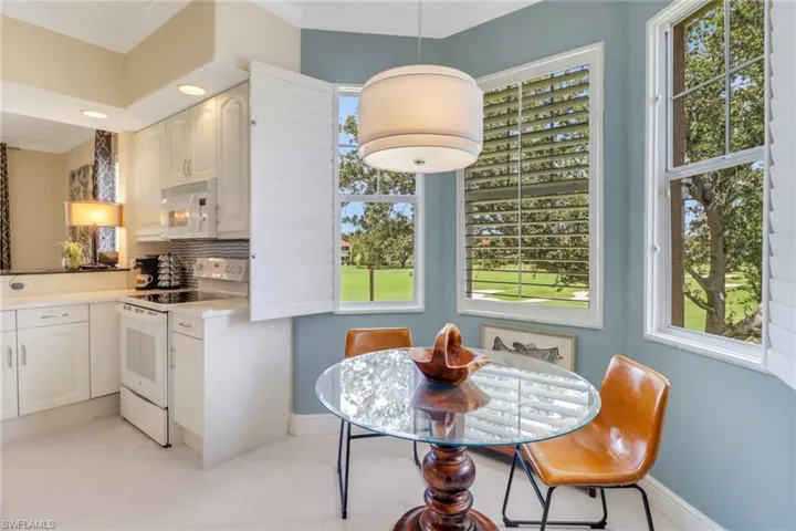 762  Regency Reserve  CIR, Naples, FL 34119