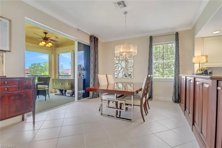 762  Regency Reserve  CIR, Naples, FL 34119