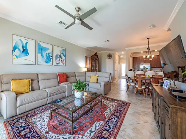 2652  Blossom  WAY, Naples, FL 34120