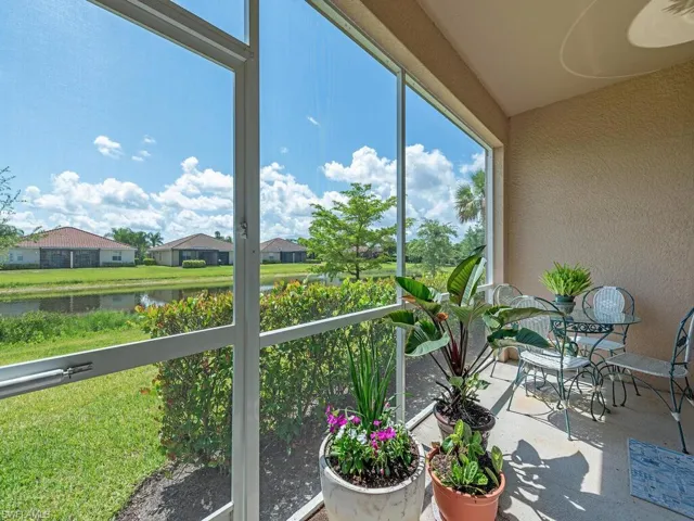 2652  Blossom  WAY, Naples, FL 34120