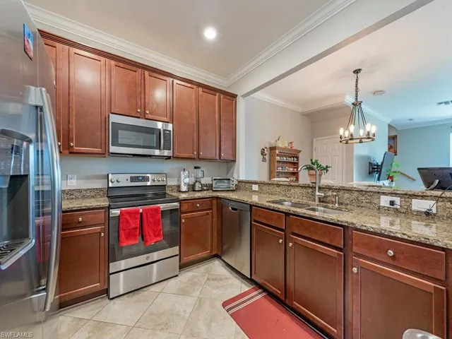 2652  Blossom  WAY, Naples, FL 34120