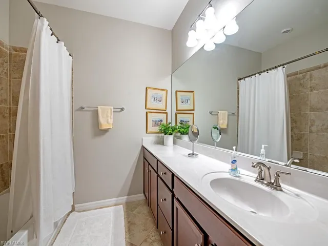 2652  Blossom  WAY, Naples, FL 34120