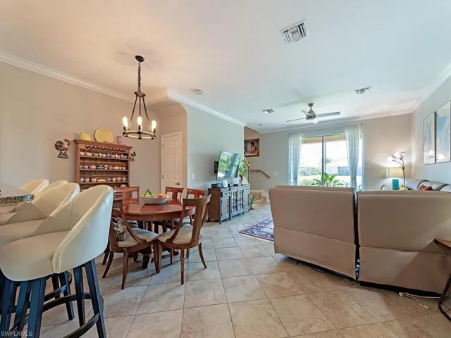 2652  Blossom  WAY, Naples, FL 34120