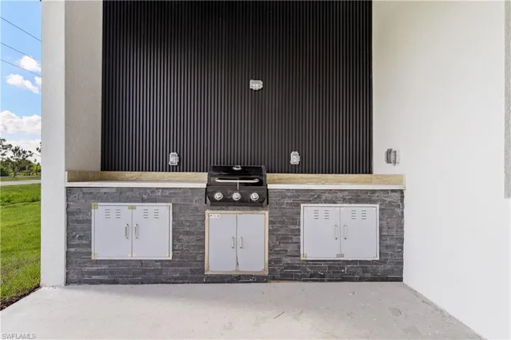 Out Door Kitchen