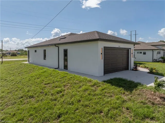 816 Floyd Ave S, Lehigh Acres, Florida 33976