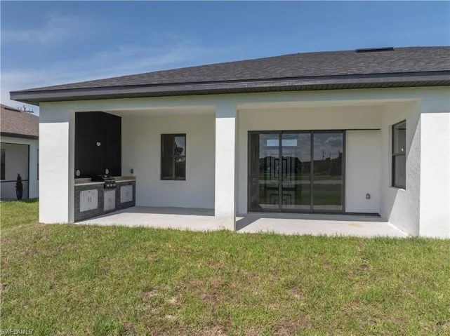 816 Floyd Ave S, Lehigh Acres, Florida 33976