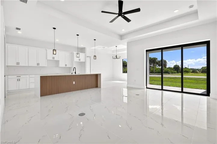 816 Floyd Ave S, Lehigh Acres, Florida 33976