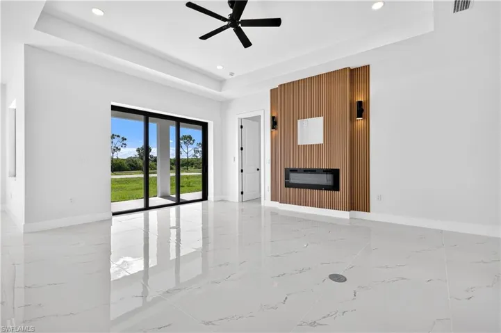 816 Floyd Ave S, Lehigh Acres, Florida 33976