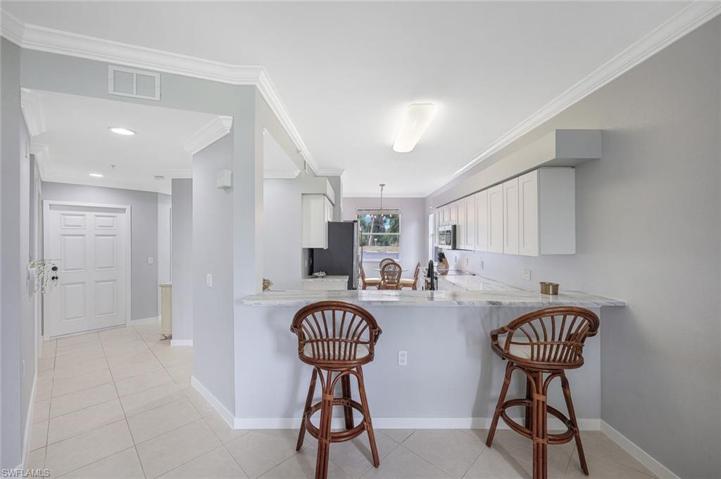 Bar & Kitchen