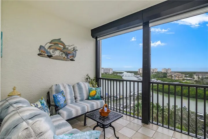 430  Cove Tower  DR, Naples, FL 34110