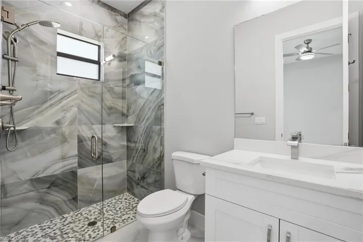 en-suite bath