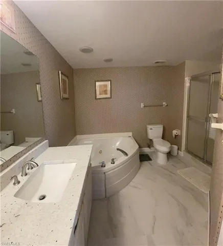 13105 Vanderbilt Dr 808, Naples, Florida 34110