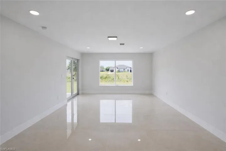4529_Spare room featuring recessed lighting