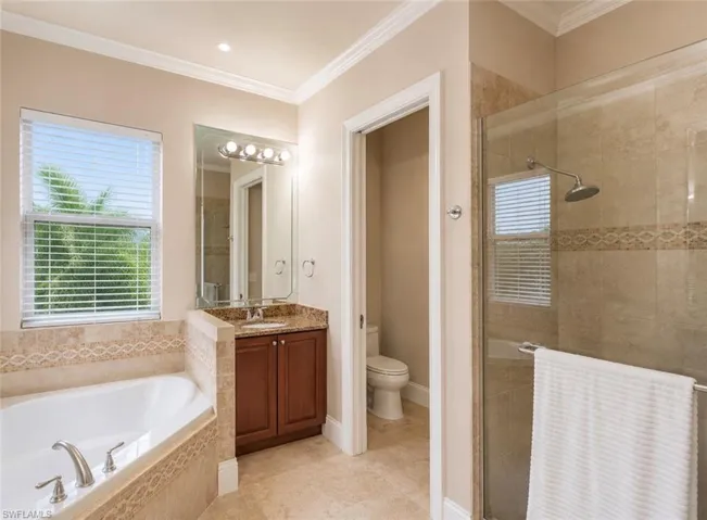 2915 Coco Lakes Dr, Naples, Florida 34105