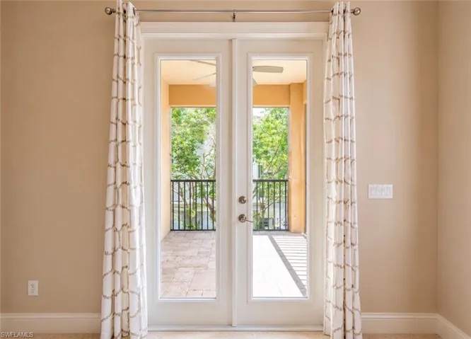 2915 Coco Lakes Dr, Naples, Florida 34105