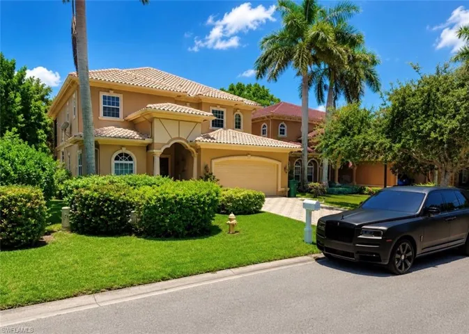 2915 Coco Lakes Dr, Naples, Florida 34105