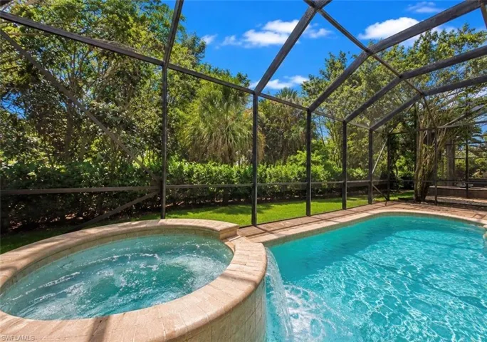 2915 Coco Lakes Dr, Naples, Florida 34105