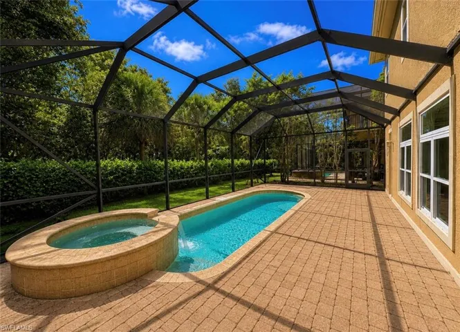2915 Coco Lakes Dr, Naples, Florida 34105