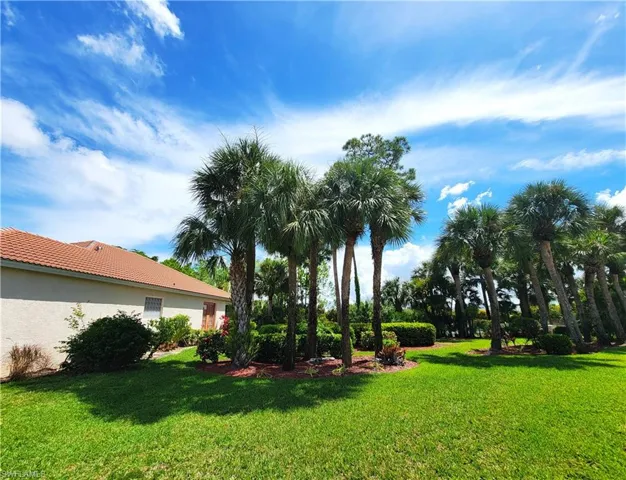 Side yard maintained by HOA