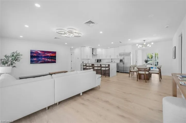 4625 Forest Glen Dr, North Fort Myers, Florida 33903