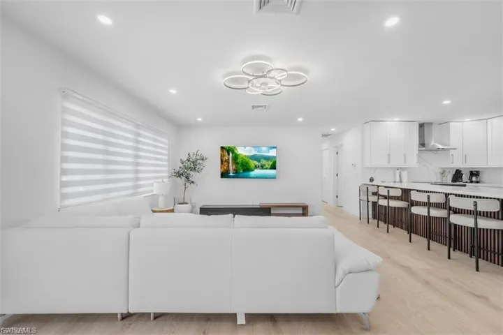 4625 Forest Glen Dr, North Fort Myers, Florida 33903