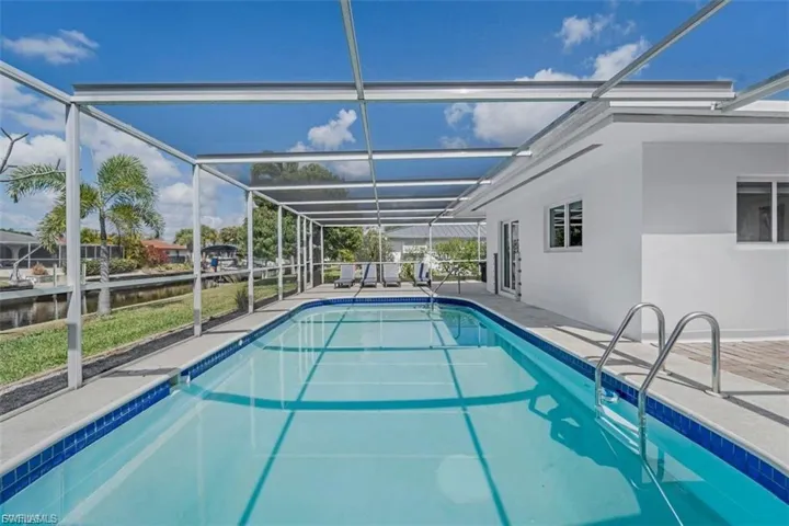 4625 Forest Glen Dr, North Fort Myers, Florida 33903
