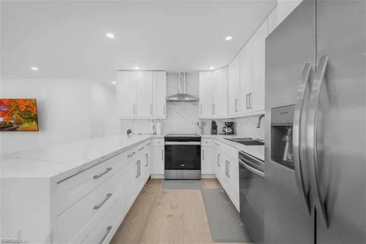 4625 Forest Glen Dr, North Fort Myers, Florida 33903