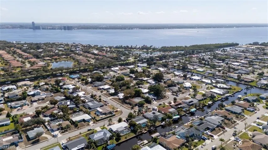 4625 Forest Glen Dr, North Fort Myers, Florida 33903