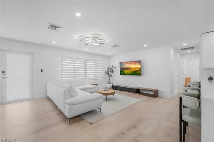 4625 Forest Glen Dr, North Fort Myers, Florida 33903