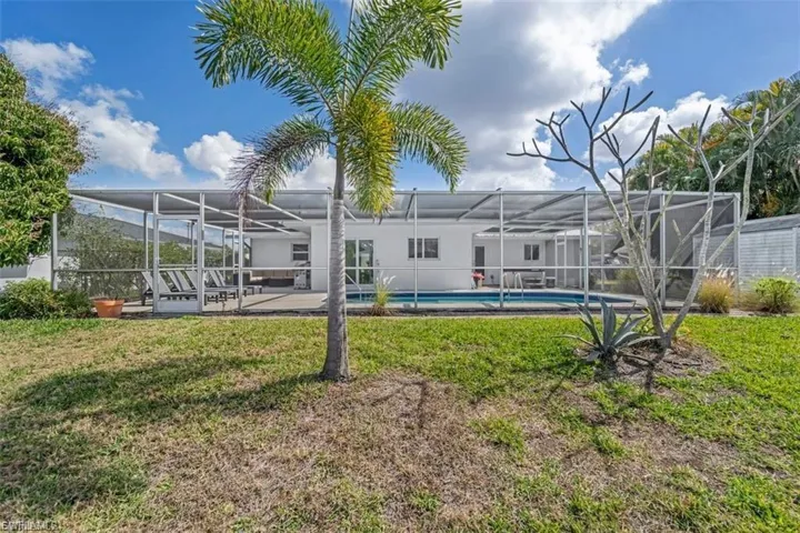 4625 Forest Glen Dr, North Fort Myers, Florida 33903