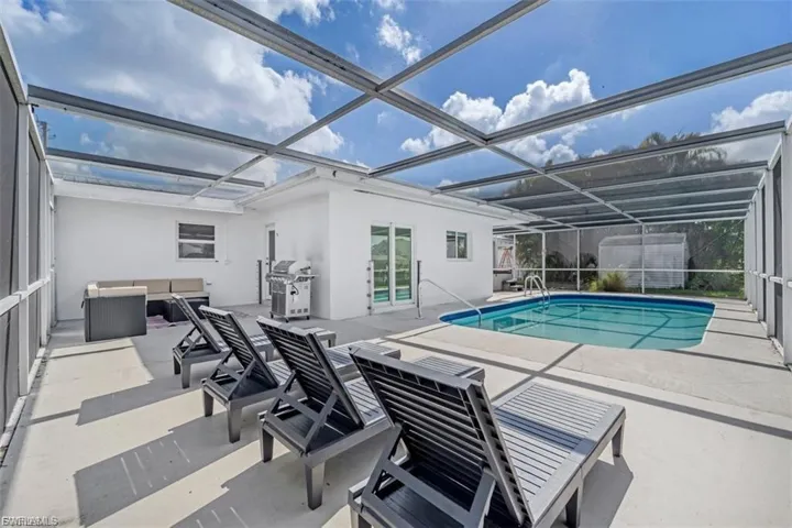 4625 Forest Glen Dr, North Fort Myers, Florida 33903