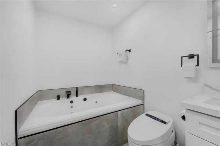 4625 Forest Glen Dr, North Fort Myers, Florida 33903