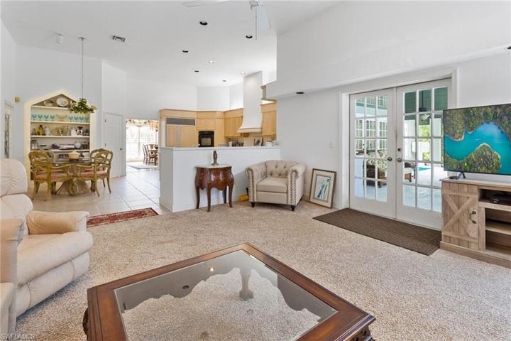 Family room with access to lanai
