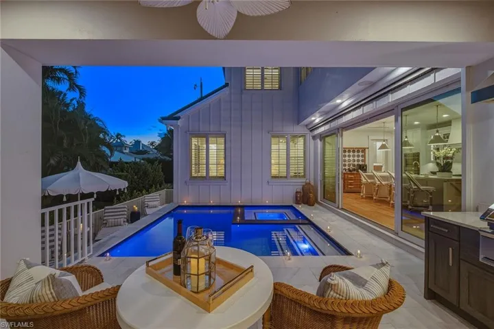 844 8th St S, Naples, Florida 34102