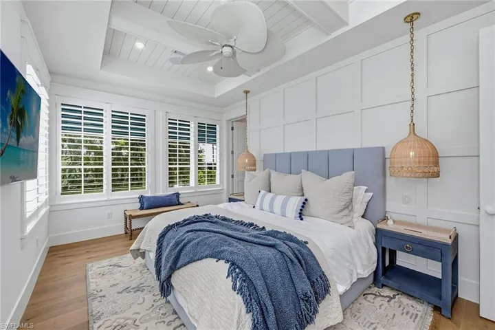 844 8th St S, Naples, Florida 34102