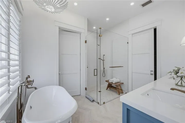 844 8th St S, Naples, Florida 34102