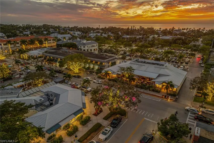 844 8th St S, Naples, Florida 34102
