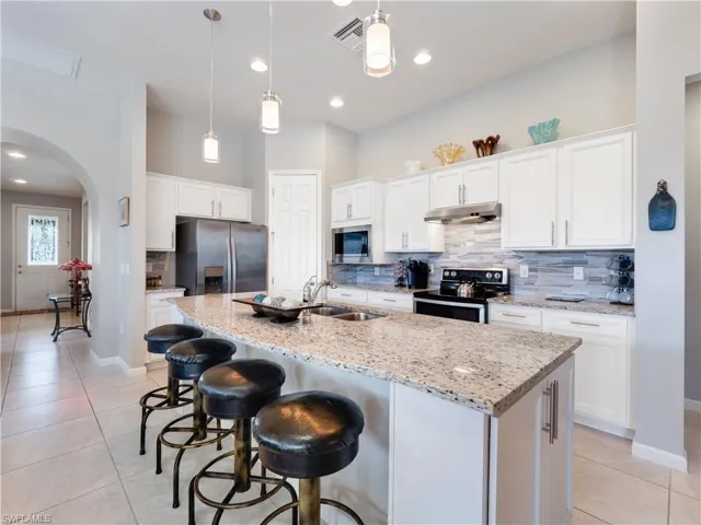 12651  Lonsdale  TER, Fort Myers, FL 33913