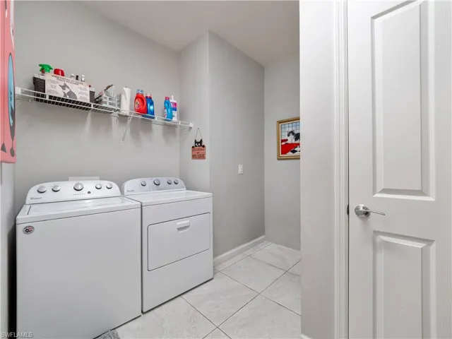 12651  Lonsdale  TER, Fort Myers, FL 33913