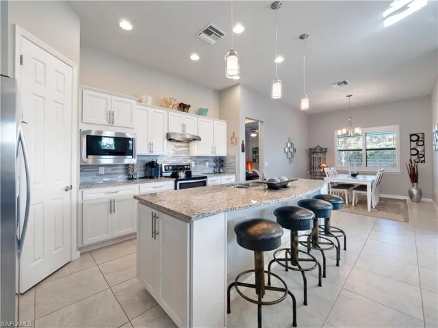 12651  Lonsdale  TER, Fort Myers, FL 33913