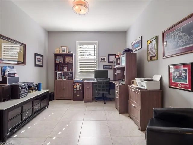 12651  Lonsdale  TER, Fort Myers, FL 33913