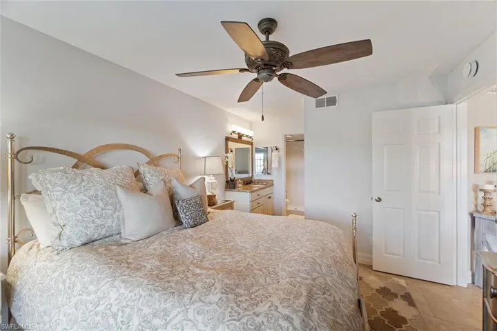 1375  Mainsail  DR, Naples, FL 34114