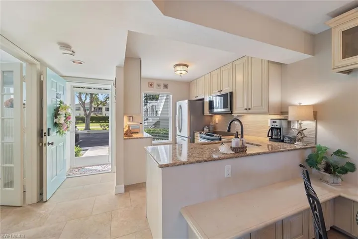1375  Mainsail  DR, Naples, FL 34114