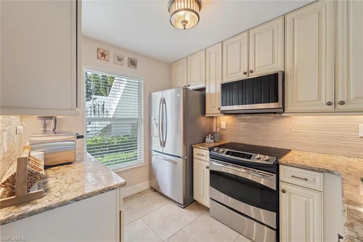1375  Mainsail  DR, Naples, FL 34114