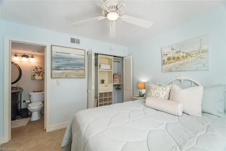 1375  Mainsail  DR, Naples, FL 34114