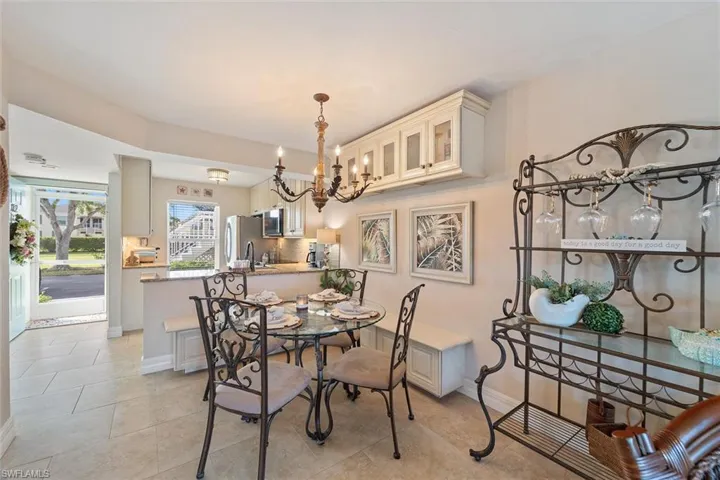 1375  Mainsail  DR, Naples, FL 34114
